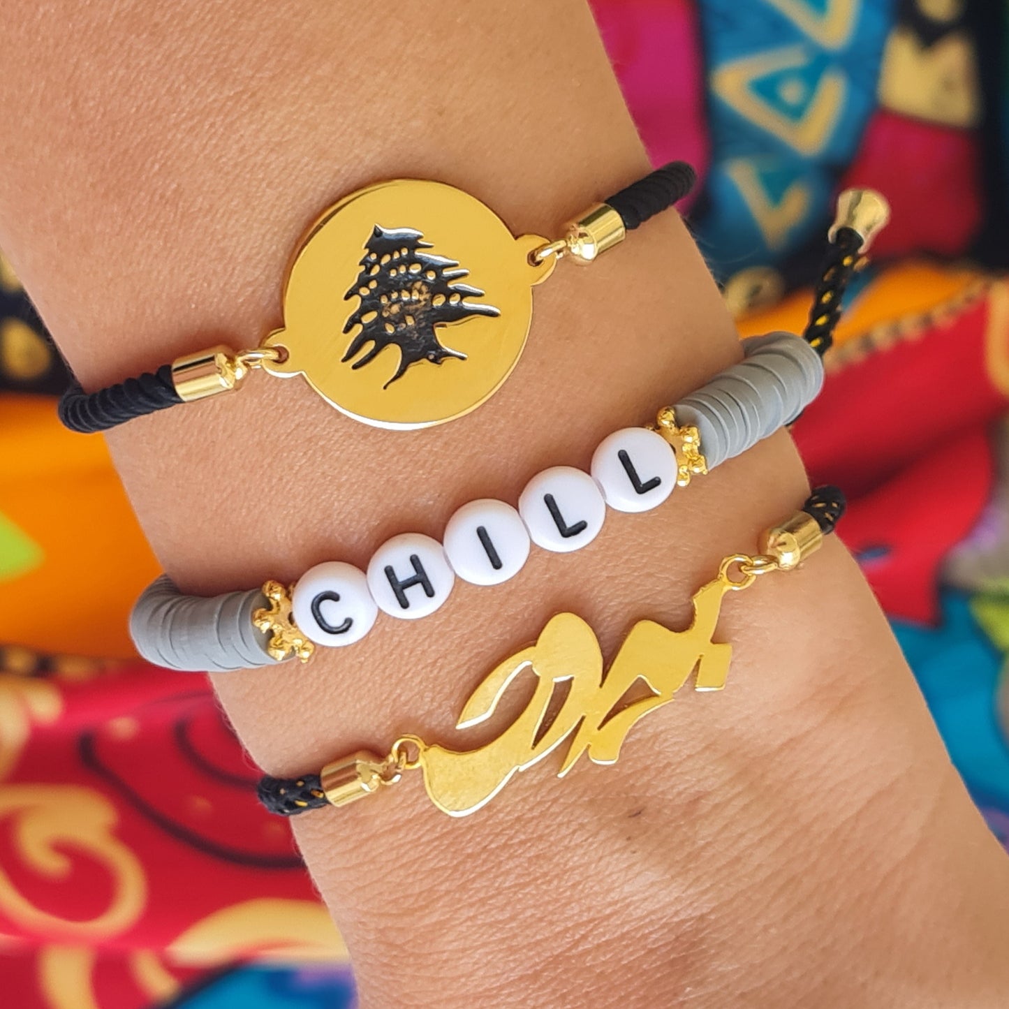 Bracelet engraved with Arabic name and custom sketch, perfect for gifting in Lebanon or Dubai
سوار محفور باسم عربي ورسمة مخصصة – هدية مثالية في لبنان ودبي