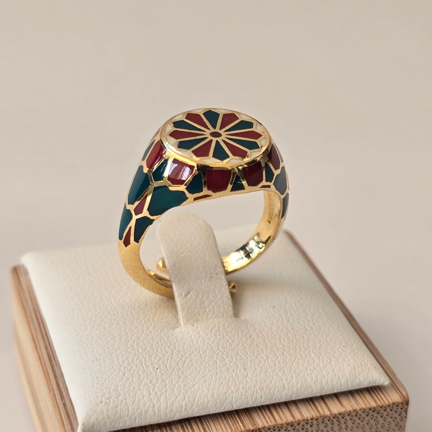 Arabesque Series – Azure Mosaic Ring Green Dark Red