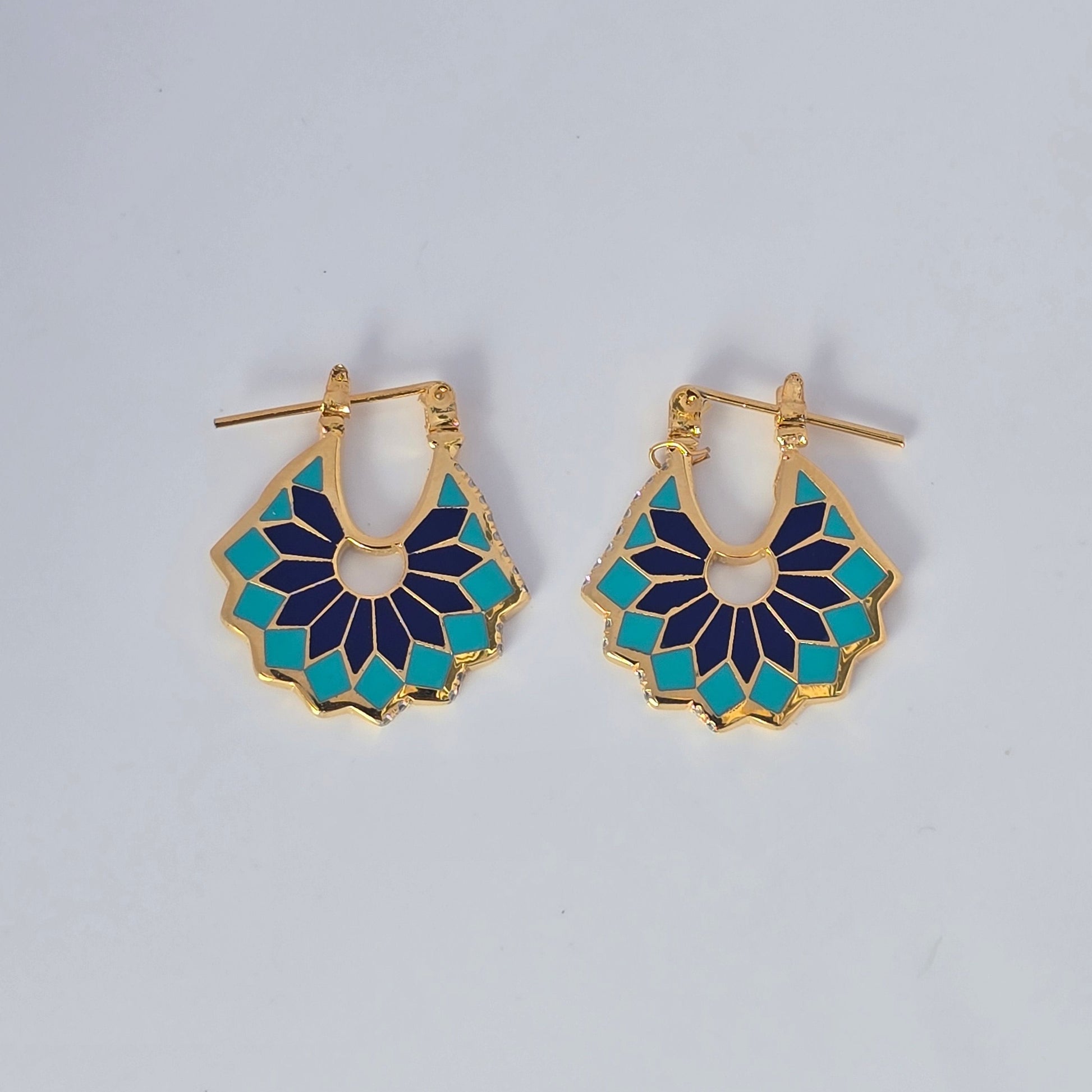 ARABESQUE ENAMEL FLOWER EARRINGS SUMMER 2026 TRENDING 