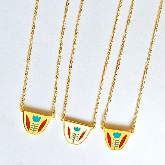 Elegant enamel coffee earrings combining Dubai elegance and Lebanese culture – أقراط فنجان قهوة يجمع بين دبي ولبنان