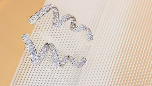 MiniLux "Twist" earrings