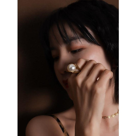 Statement pearl Ring