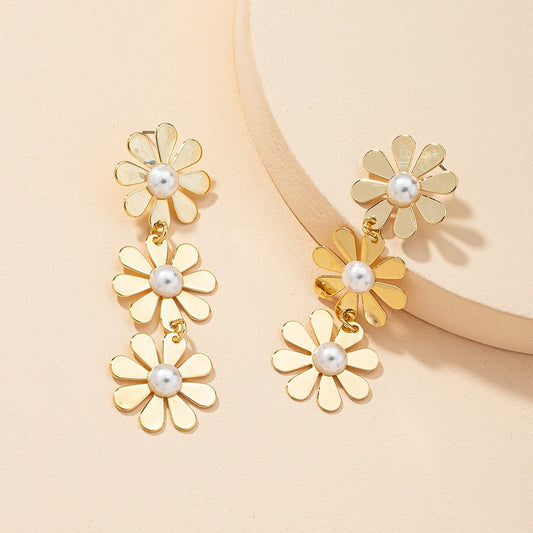 Daisy Pearl Earrings